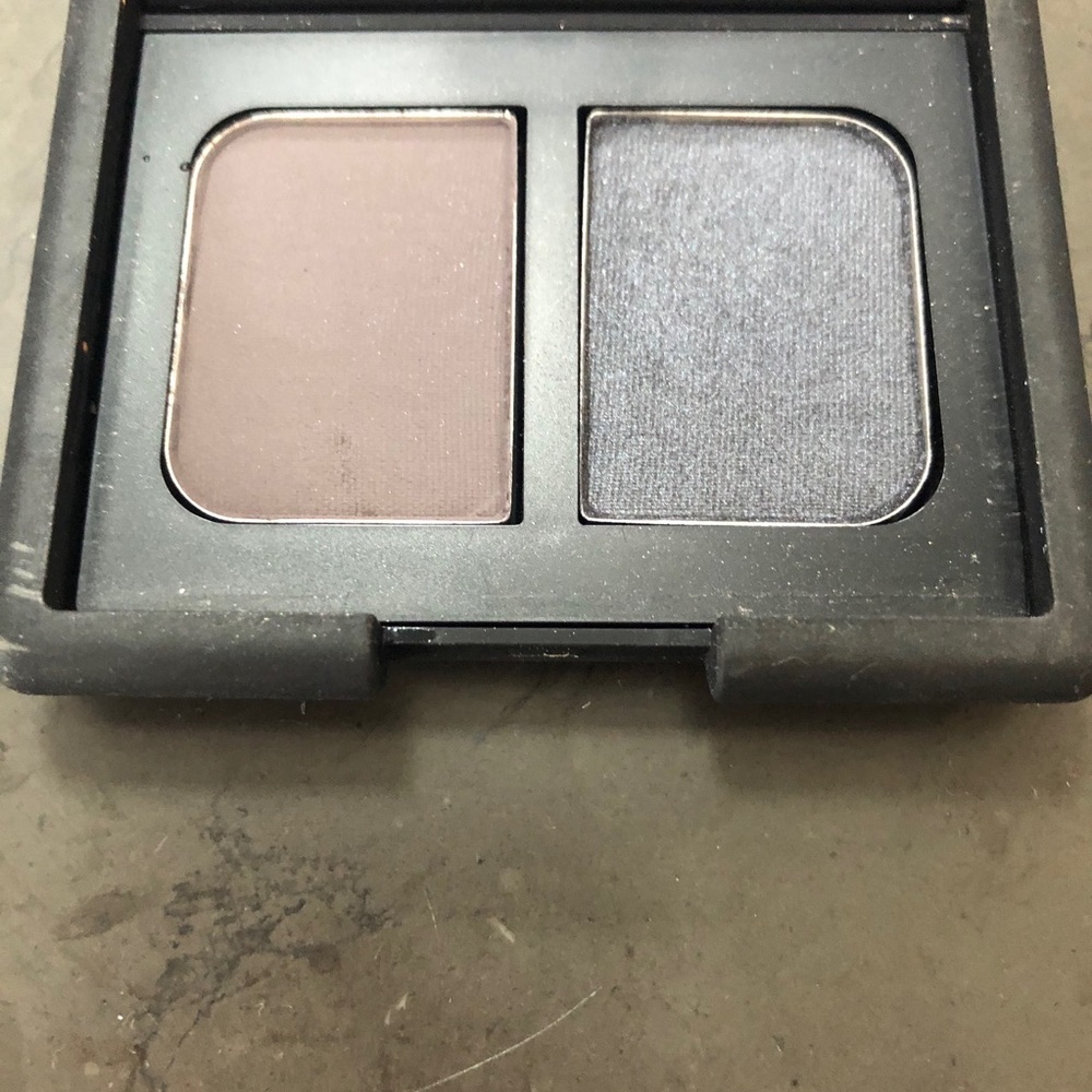 Brand new Nars eyeshadow duo (charcoal and blue)